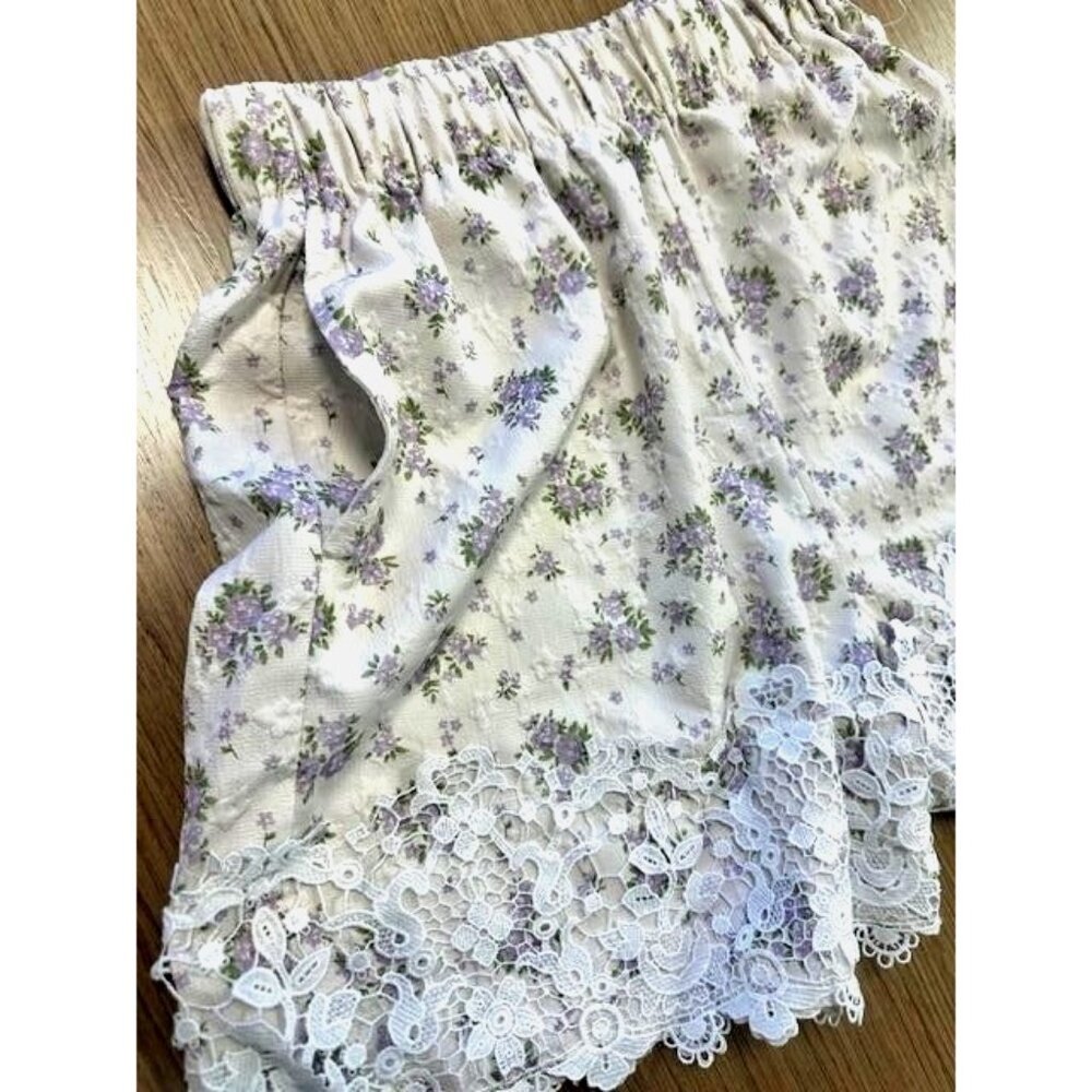 CIDER Pretty Garden Textured Laced White Embroidered Bottoms High Waist Shorts M